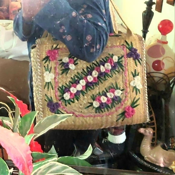 Vintage* Large Straw Floral Tote - Picture 1 of 15
